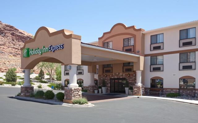 Holiday Inn Express & Suites Moab by IHG