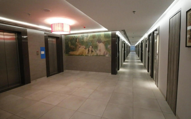 7 Apple Hotel Vadodara