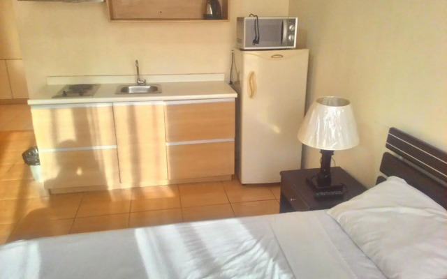 OYO 769 Poblacion Suites Polaris