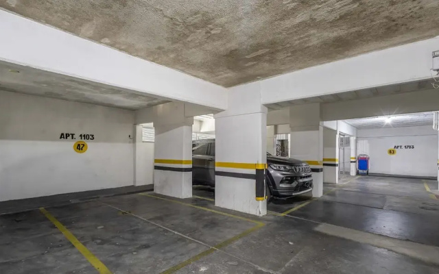 Apto c/ garagem e 2 Quartos a 60m da Praia ACO1103