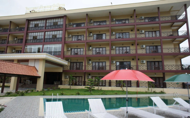The Grand Riverside Hotel