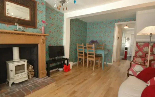 Chandelier Cottage