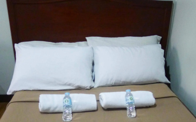 Metro Deluxe Residences