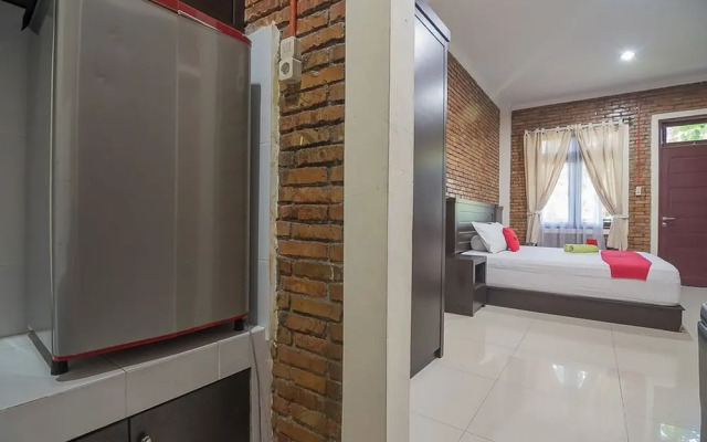 Bengawan Residence 66 by RedDoorz