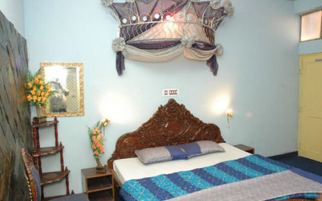 Royal Aashiyana Palace