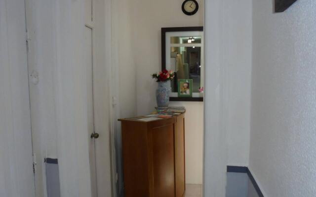 Crescent Rooms