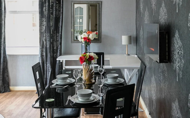 Spacious 3-bedroom Apartment Next to Museums