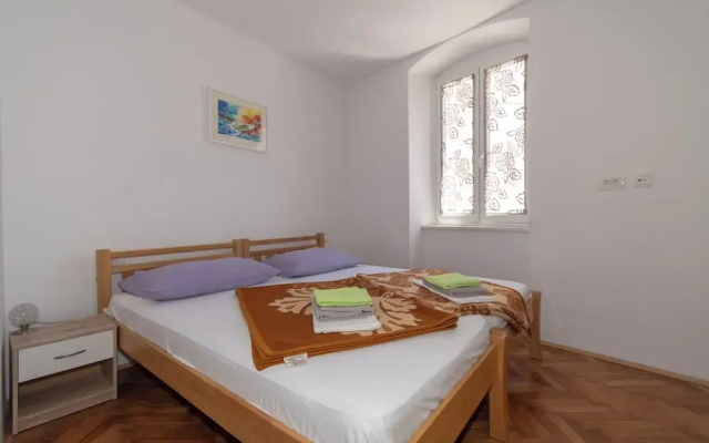 Kira, One Bedroom Apartment In Old Town