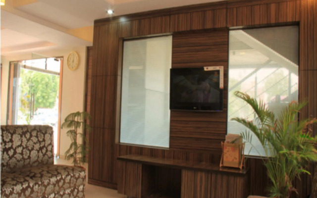 Hotel Sai Gurusthan