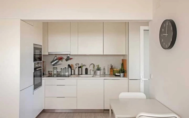 Magnificent 1 Bedroom Apartment With Views Over The Ocean