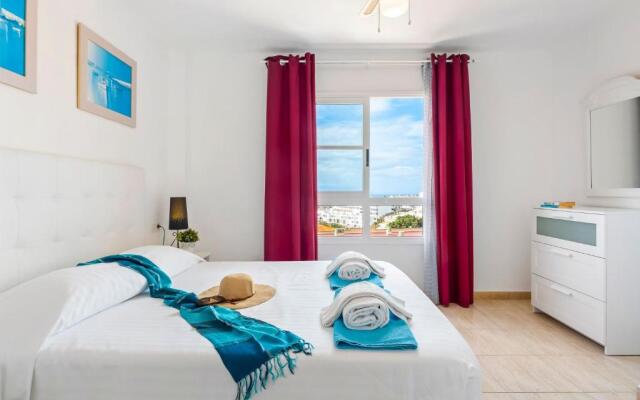 1314 FABULOUS 2 BEDROOM Accommodation ROOF TERRACE