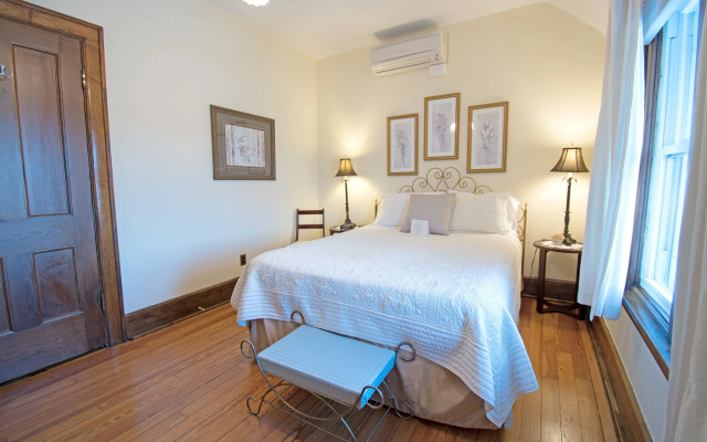 Greystone Manor Bed & Breakfast