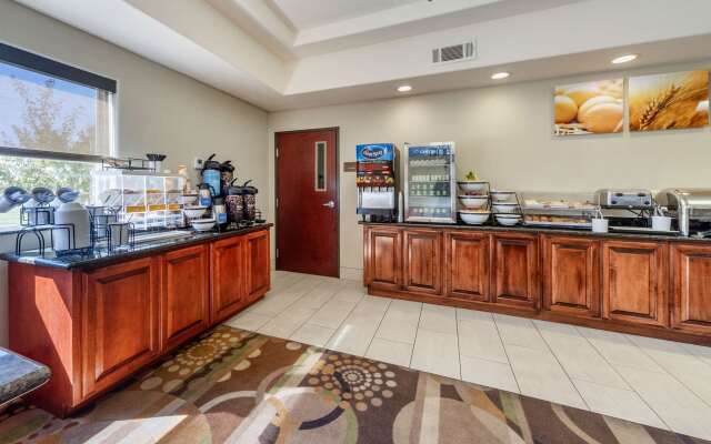 Comfort Inn & Suites Perry I-35