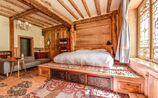 Herland Inn – Guest Rooms – Shangri-La