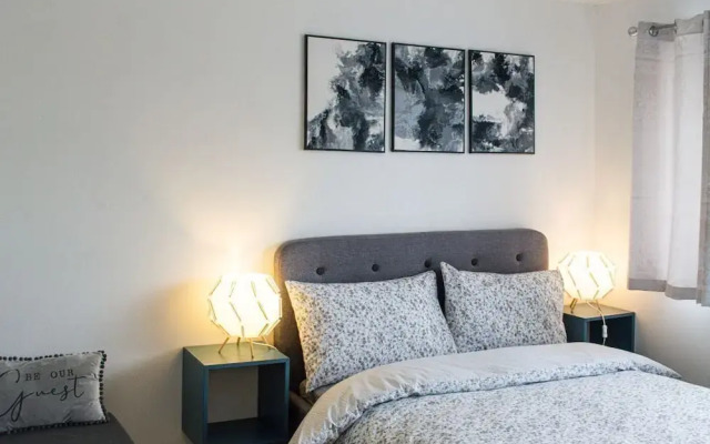 Luton Airport Guest House