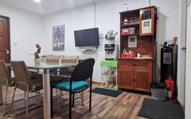 90372 Greybirds Hostel