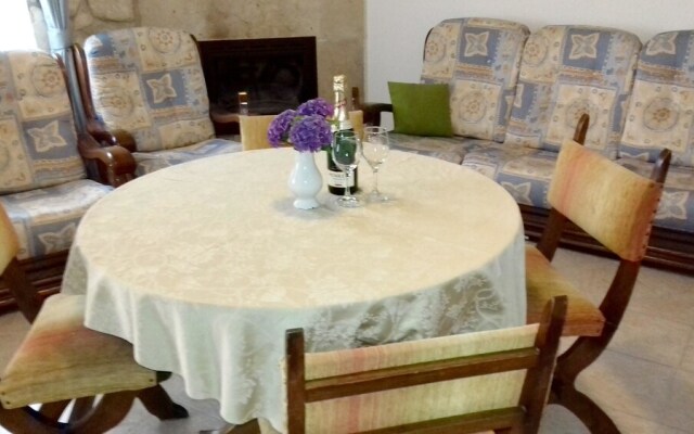 Apartment With one Bedroom in Tribanj, With Enclosed Garden and Wifi -