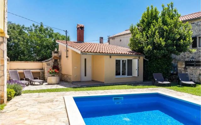 Holiday home Vodnjan with a Fireplace 203
