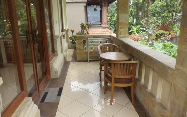 Merthayasa Bungalows