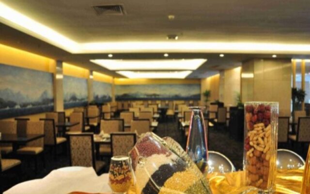 New Cozy Harbour Hotel