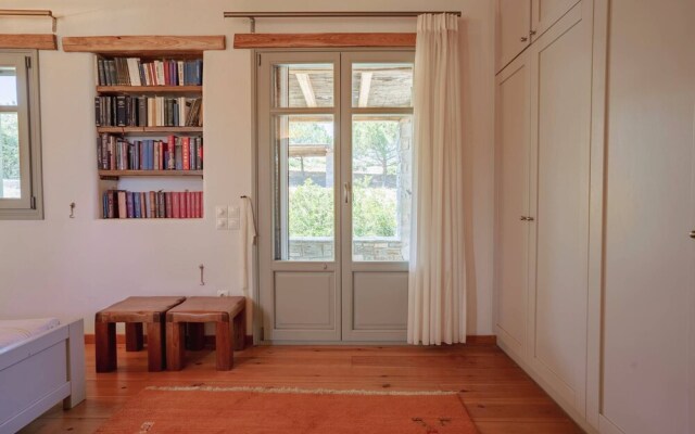 Luxury Breathtaking Villa in Paros