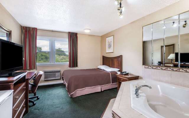 Howard Johnson by Wyndham Hartford South – Rocky Hill