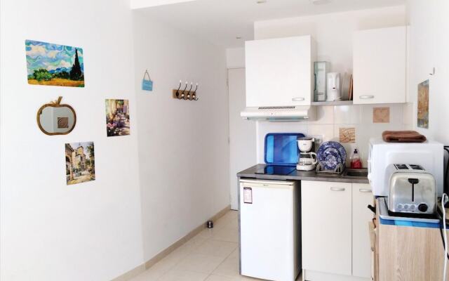 Studio In Cannes With Wonderful City View And Wifi 200 M From The Beach