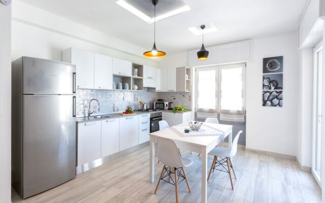 New & Stylish two Bedroom Apartment with Balconies