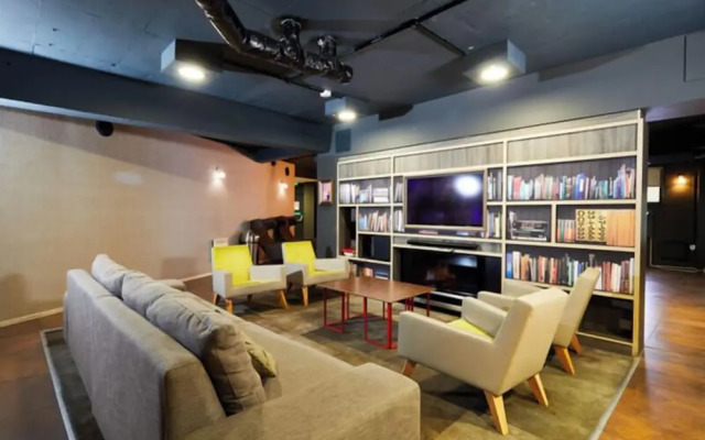VITA Student-only Studio, Zed Alley