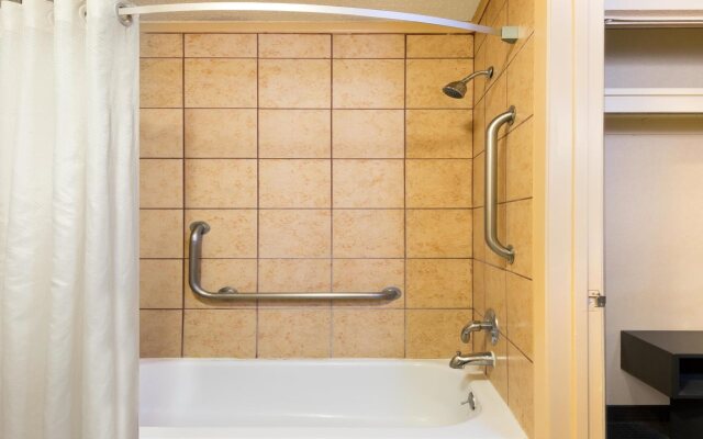 Quality Inn & Suites I-35 near Frost Bank Center