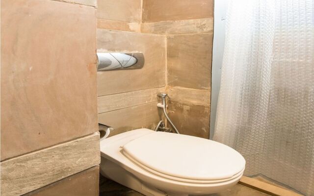 Capital O 15942 Anting Villa Hotel