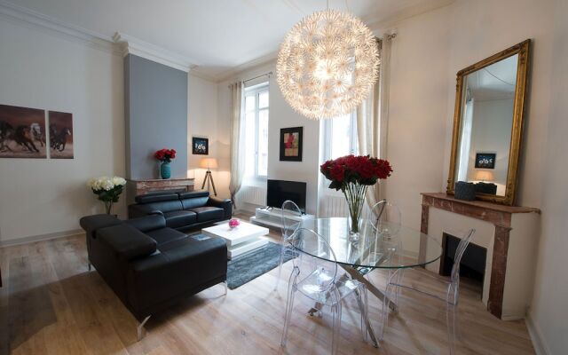 Design Smart Flat Bordeaux
