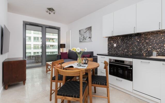 Plac Unii Apartment Gdynia by Renters