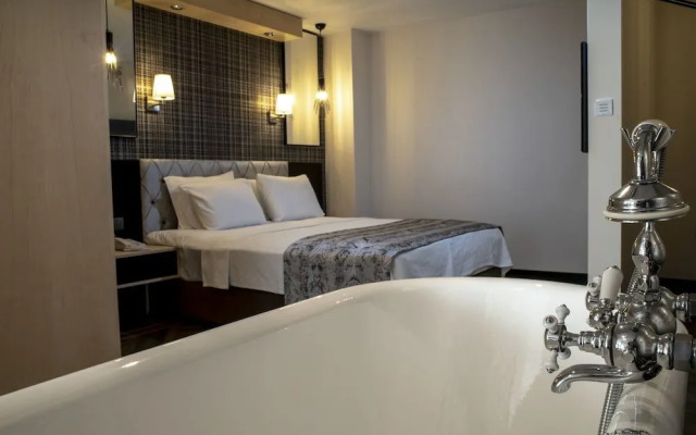 Enki Royal Cesme Hotel