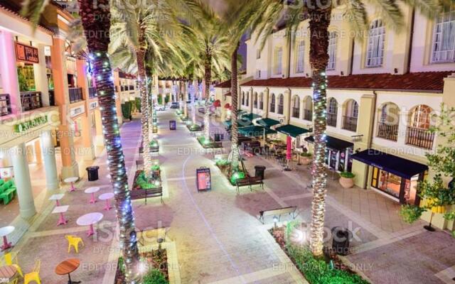 The Ocean Palms Suite