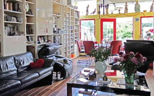 Xaviera Hollanders ''Happy House Bed & Breakfast''
