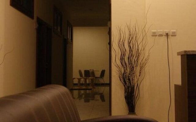 Palu City Guest House RedPartner
