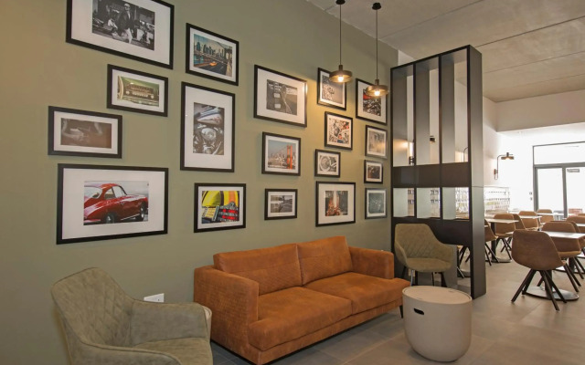 Mr. Todd Hotel