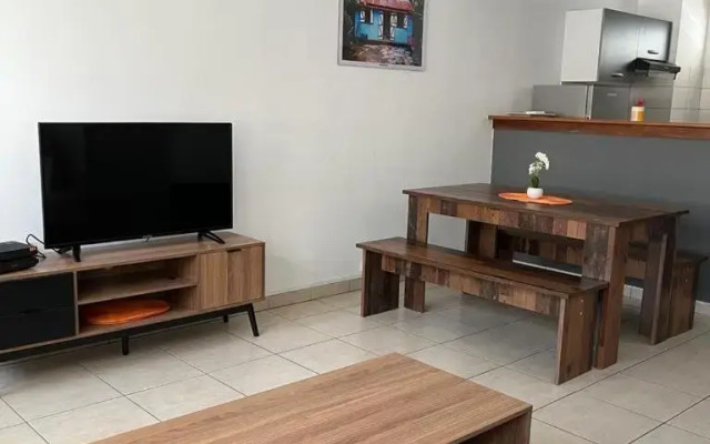 Saint-leu Réunion centre ville T3 Duplex meublé