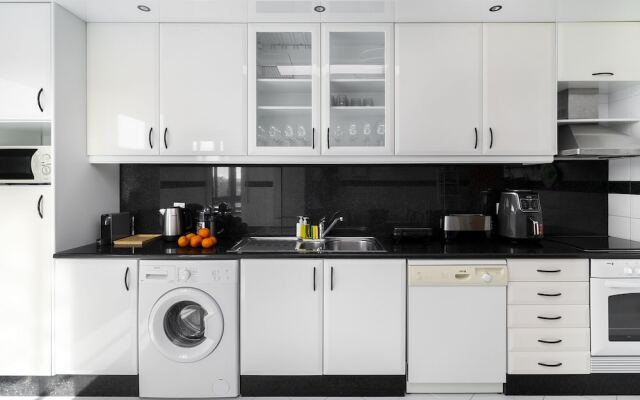 Sunset Views and Sea Breezes