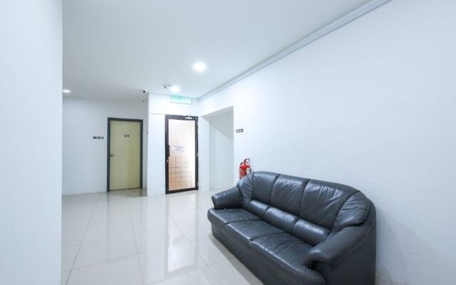 OYO 89702 Md Hotel Masai