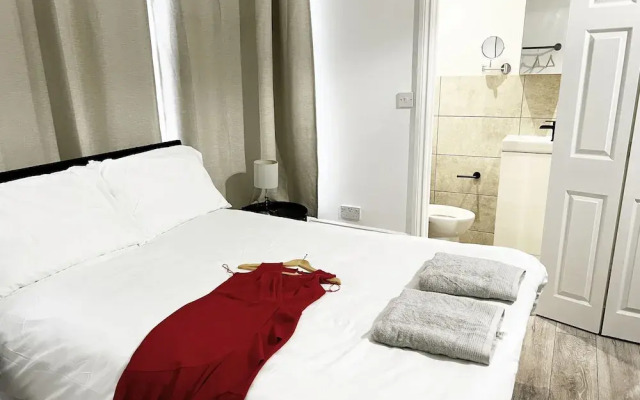 Erin Court Mansion -Suite 11