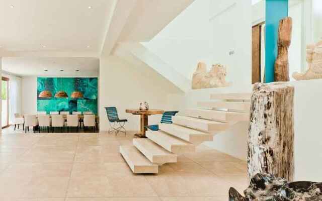 Villa Ombak Putih