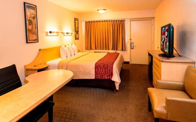 Red Roof Inn Dayton - Fairborn/ Nutter Center