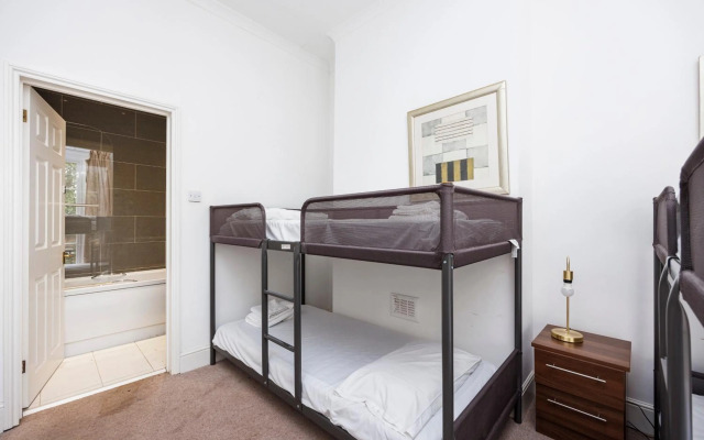 London City Premium Apartment with Parking