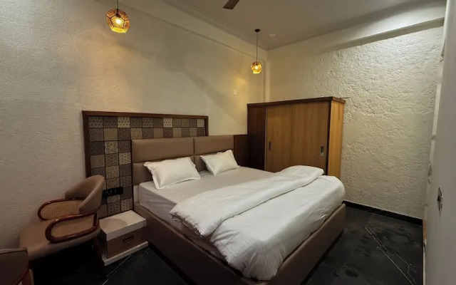 Yes Hotel By The Ganges