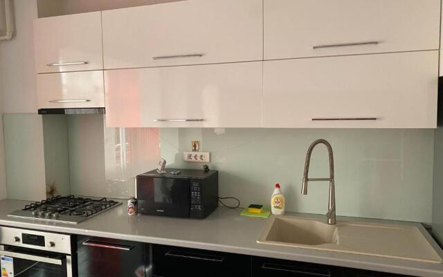 Cosmin Apartament Sondelor 4