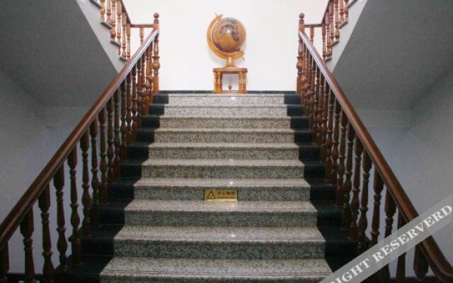Yilu Chain Hotel (Luanfuxing Road Luanggang General Factory Shop)