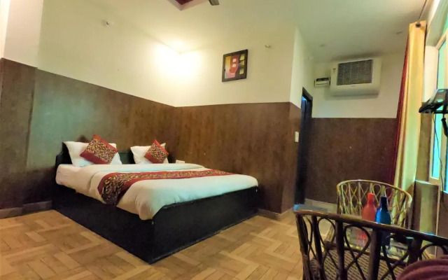 Bhagirathi Hotel in Tapovan By PerfectStyaz