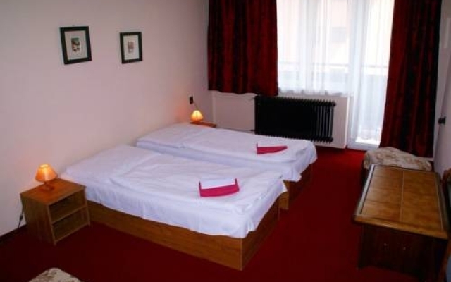 Hotel Petra Garni
